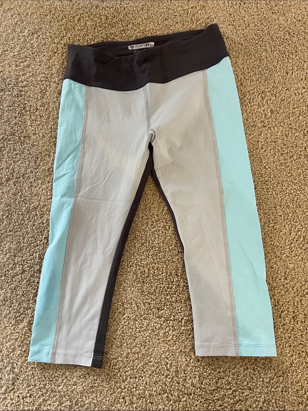 Forever 21 Gray, Light Blue & Black Capri Leggings EUC
